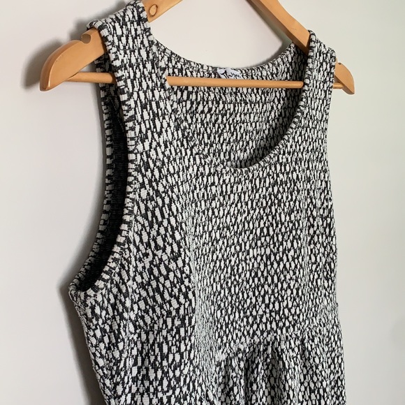 Thyme Maternity Dress - Picture 3 of 4